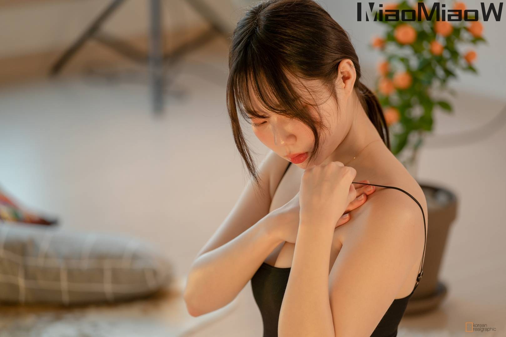 [Korean Realgraphic] NO.014 Myua – Self Oil Massage [4P+4V-8.04GB]