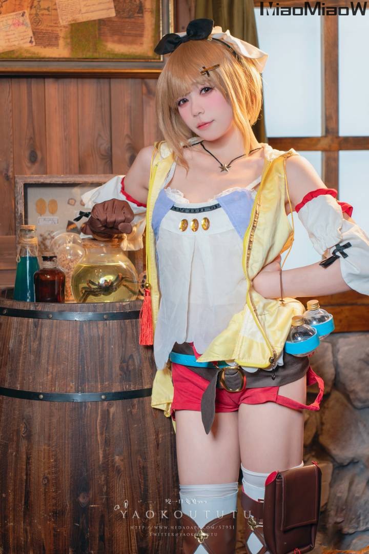 Coser@黏黏团子兔 – 莱莎的秘密工坊&和我交往吗 [53P+1V-1.12GB]