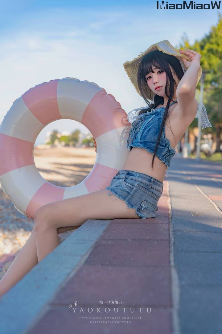 Coser@黏黏团子兔 – 海の夏日 Shotgun [83P+1V-1.44G]