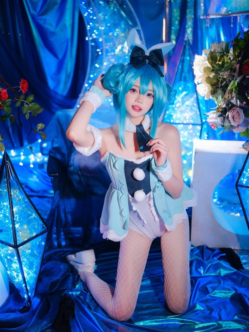 Coser@黏黏团子兔 – MIKU初音未来兔女郎 [13P-47M]