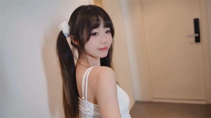 Coser@黏黏团子兔 – 初恋的味道 [1V-440MB]