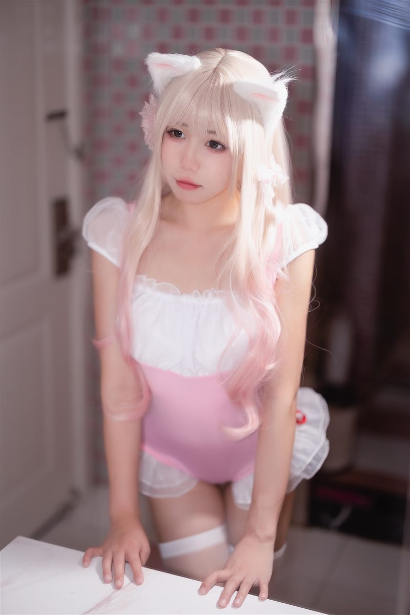 Coser@黏黏团子兔 – 甜蜜暴击 [25P-110M]